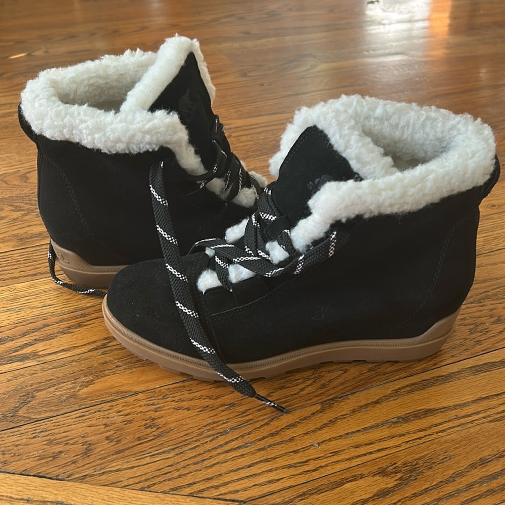 Sorel Evie ii cozy bootie, NWOT